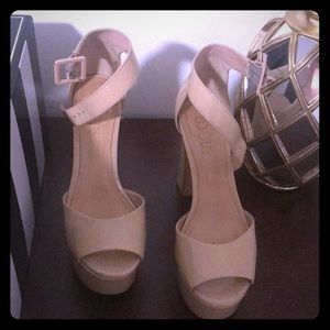 High heels color nude